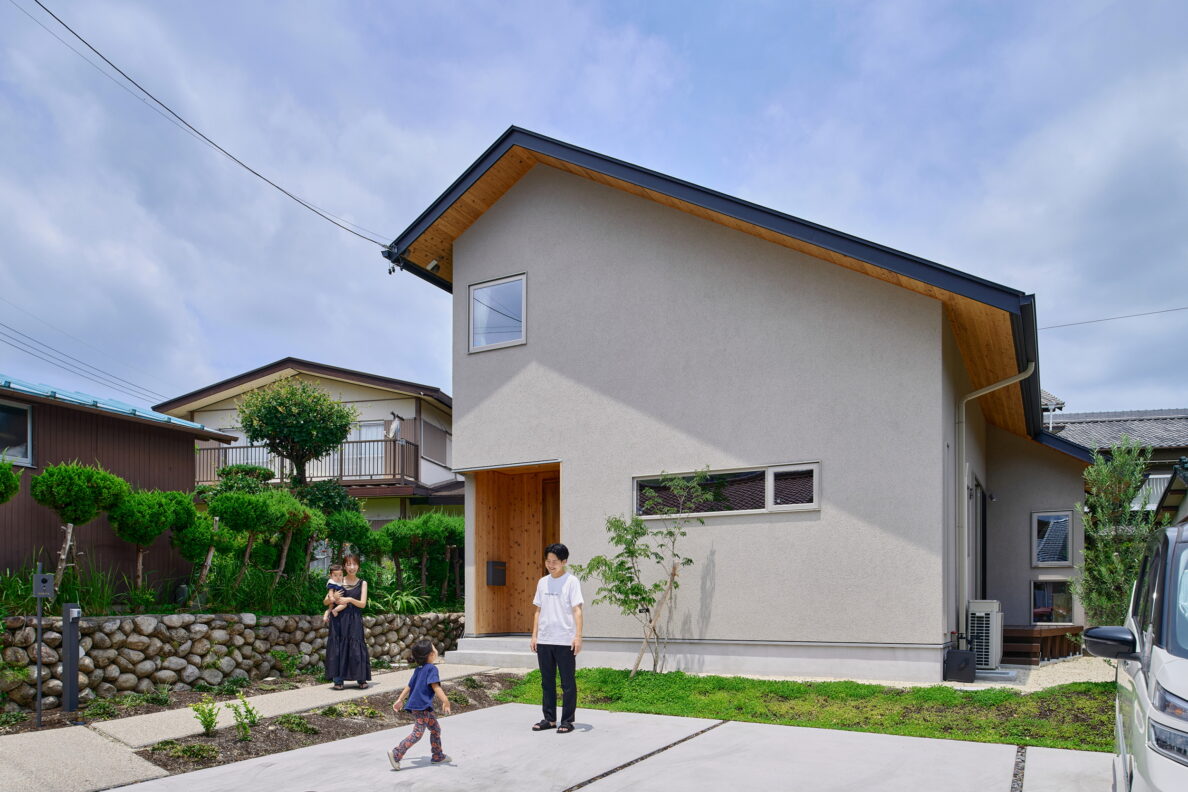カウンターキッチンのある住まい/東浦町 | 二十二世紀の家|ECOHAUS(エコハウス)|木の断熱材エコボード